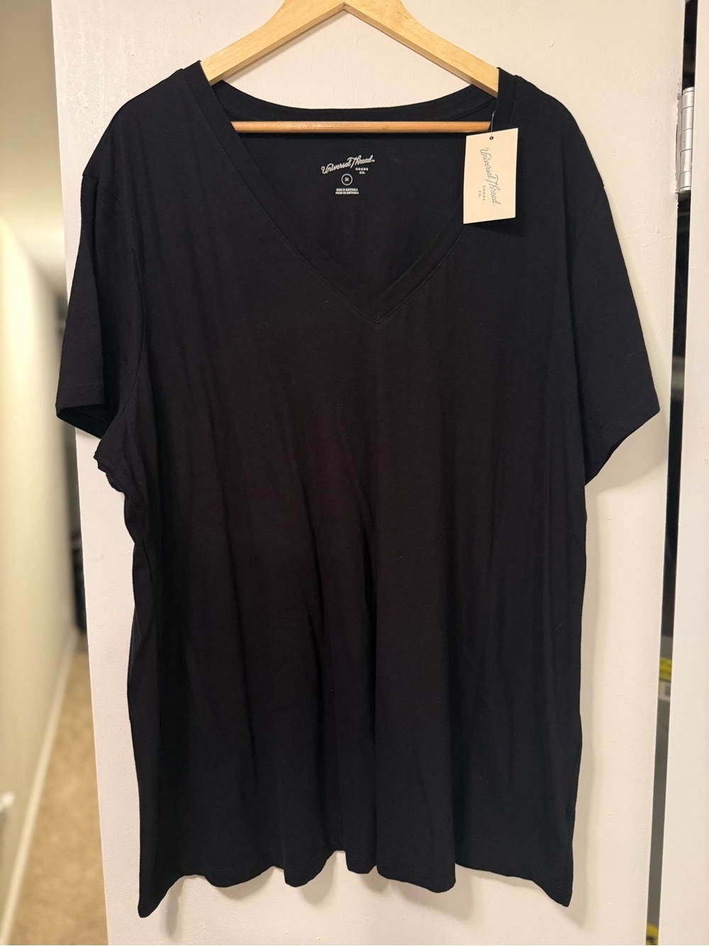 Universal Thread Goods Co. Black V-Neck Tunic Top 2X NWT